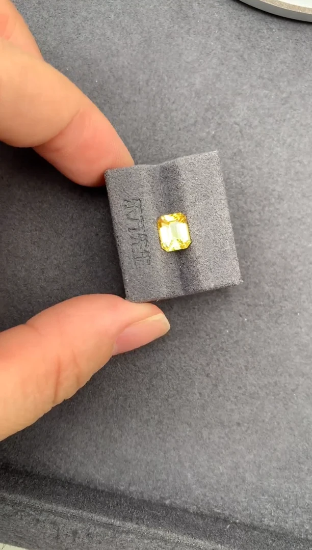裸石彩色蓝宝石2.1ct黄蓝宝  定制  GH