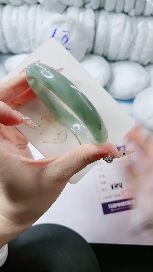 【闪购商品】石英质玉手镯未镶嵌多样性发货V49-63