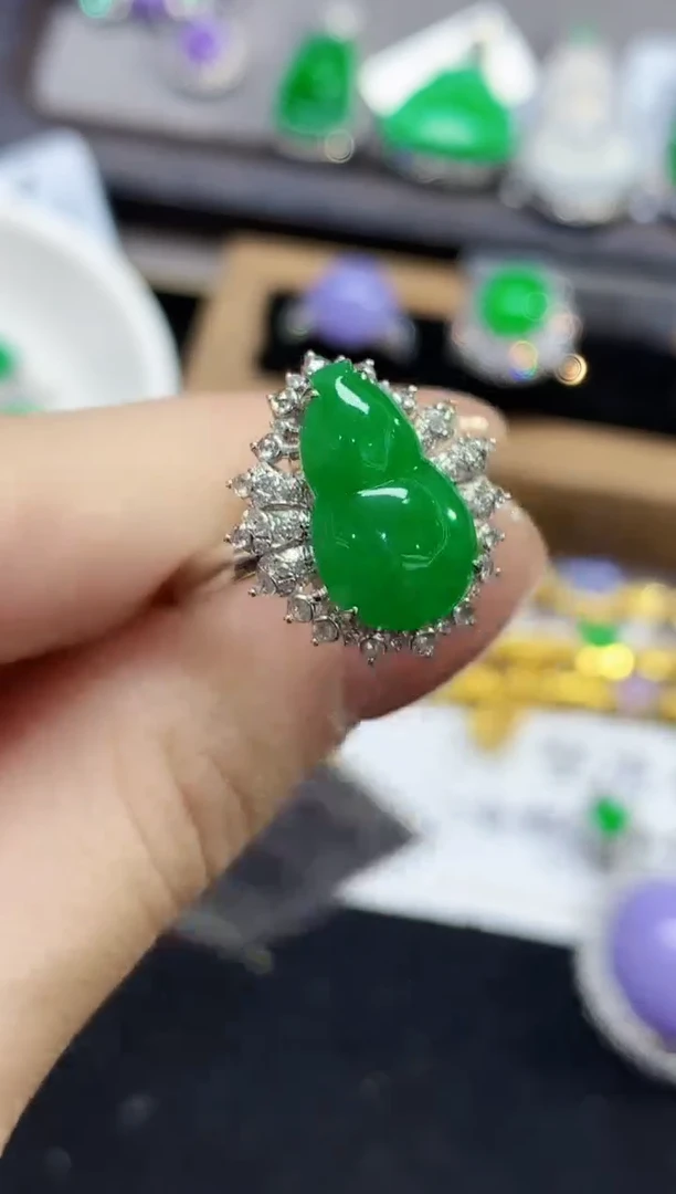 18K金镶嵌戒指翡翠SY