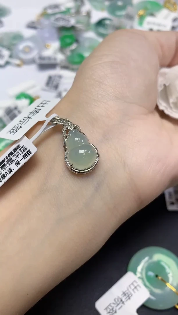 颈饰未镶嵌翡翠天然缅甸翡翠A货多样性发一件