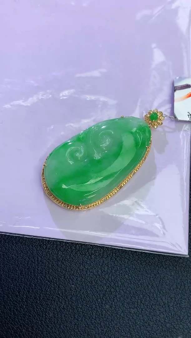 颈饰18K金镶嵌翡翠 赠礼盒证书 麦麦