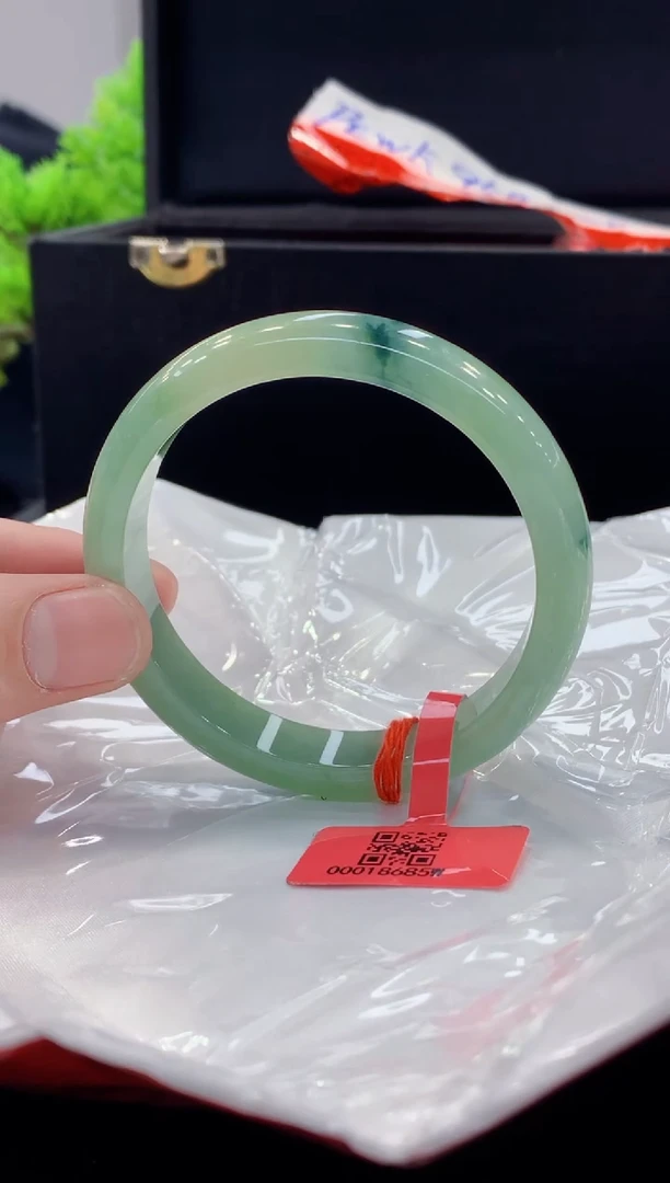 未镶嵌手镯翡翠翡翠手镯