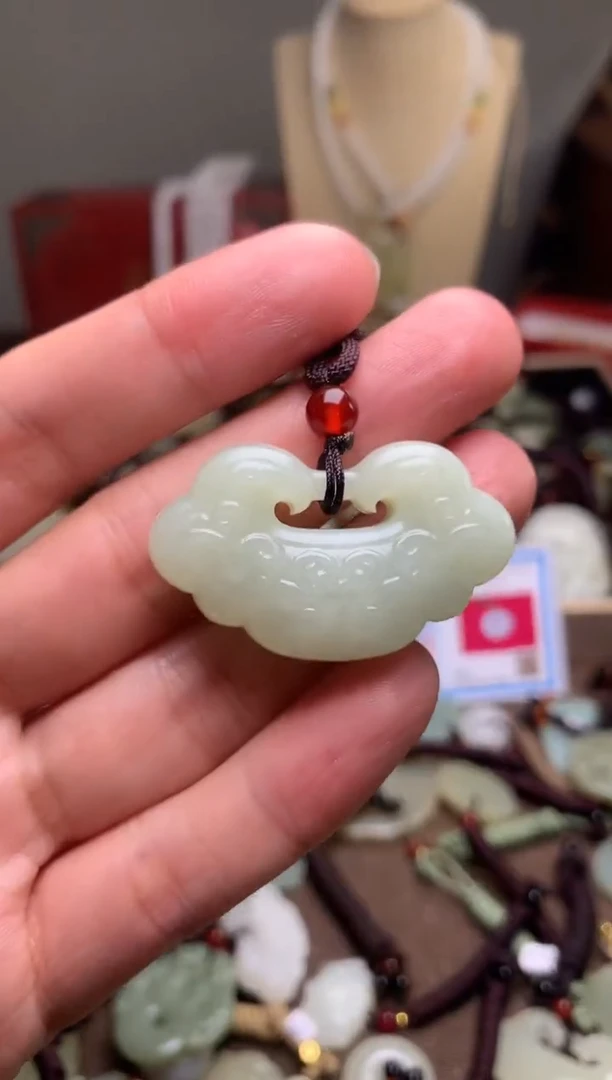 颈饰未镶嵌和田玉新疆料青海料清水和田玉吊坠