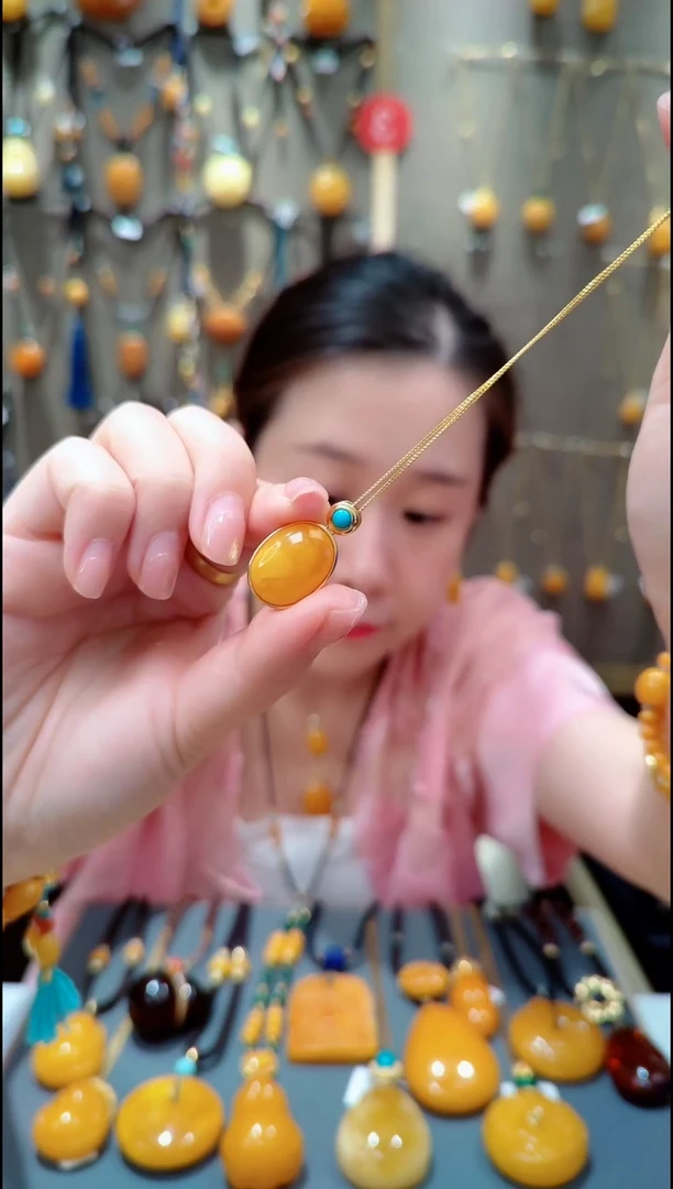 蜜蜡银S925镀金镶嵌珠宝奇石﹣F085蜜蜡吊坠