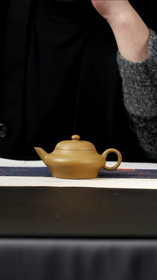 茶壶紫砂金黄墨绿精工水平，150cc