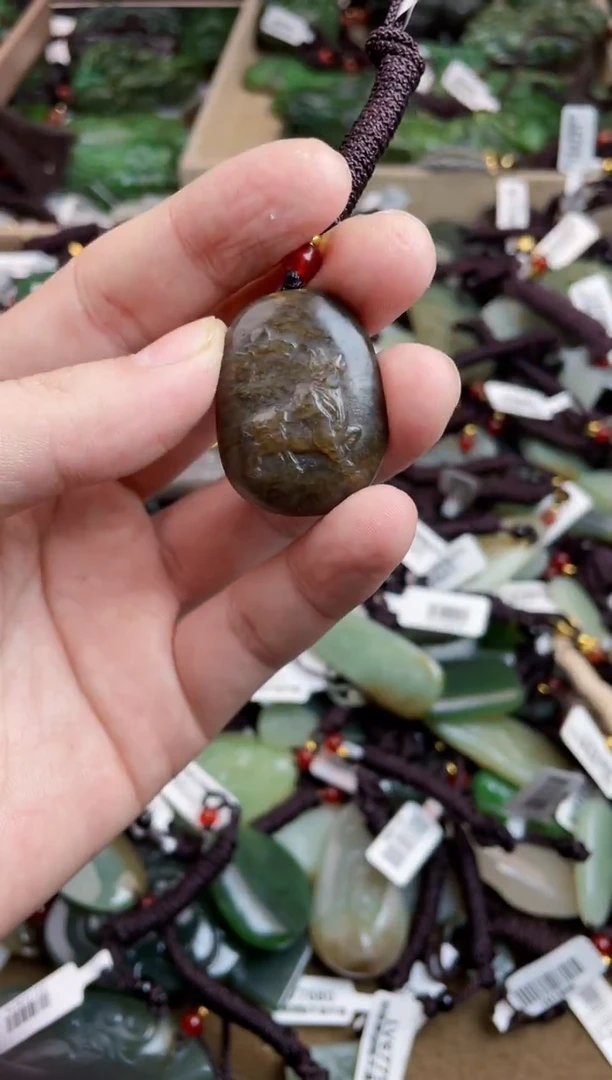 颈饰未镶嵌和田玉1