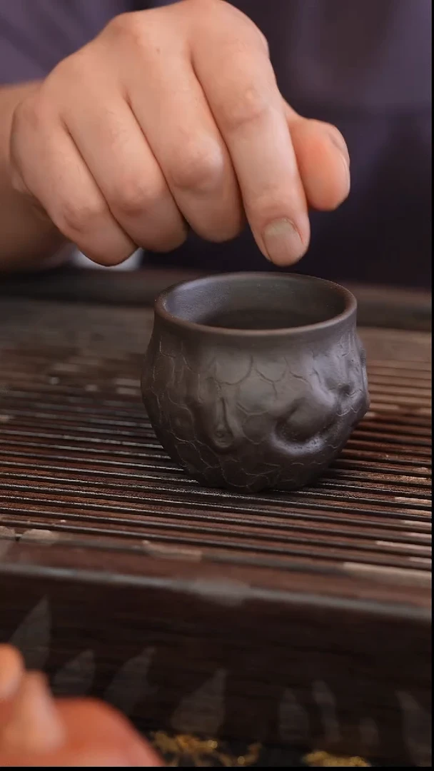 茶壶紫砂全手黑金砂供春杯子130cc