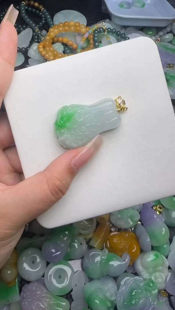 翡翠未镶嵌颈饰天然缅甸翡翠吊坠