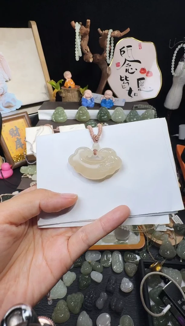 颈饰未镶嵌和田玉@****?42藕粉如意锁