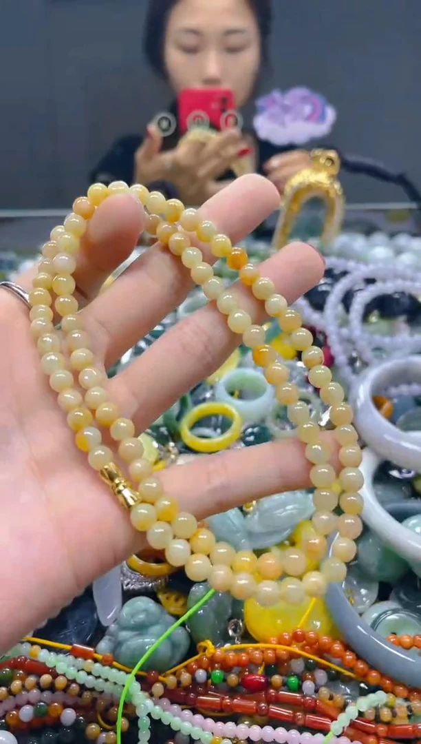 颈饰未镶嵌翡翠5MM/Q/翡翠A货，一件也是批发价