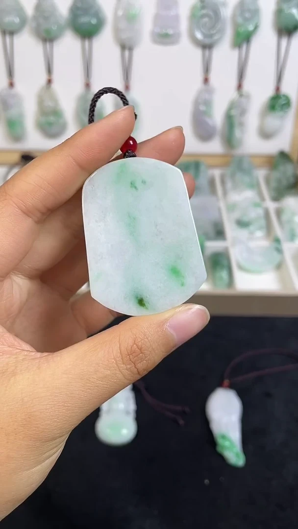 颈饰未镶嵌翡翠1