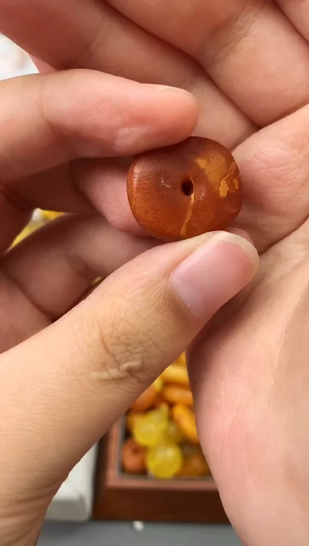 未镶嵌琥珀珠宝奇石241