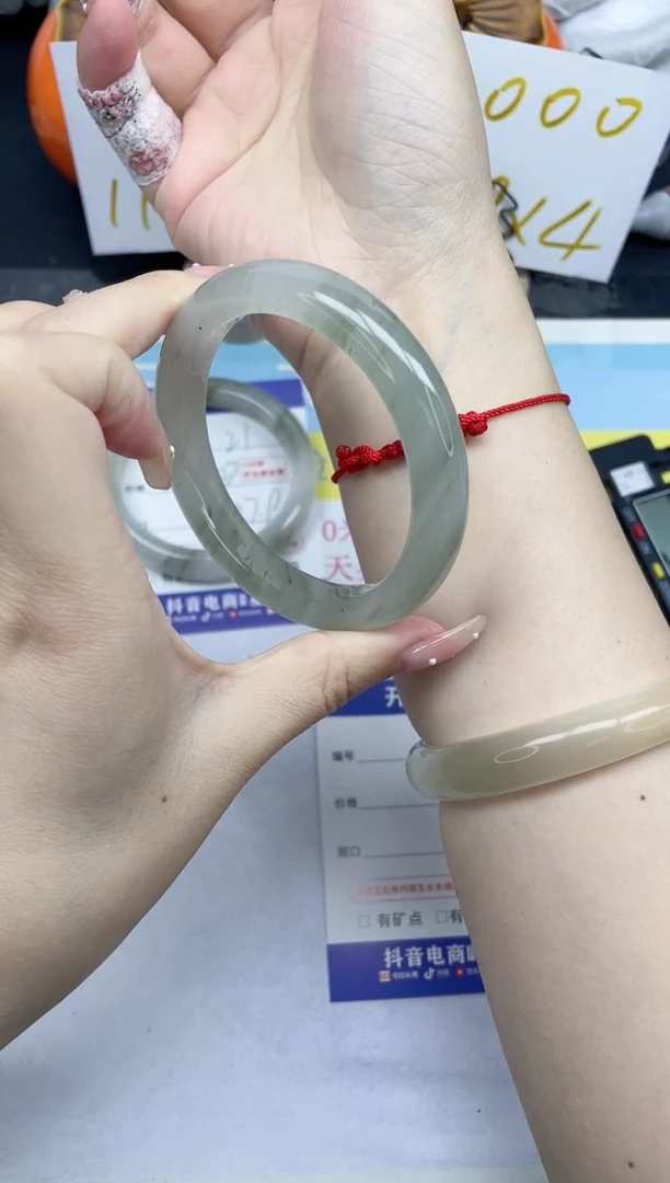 【闪购商品】石英质玉手镯未镶嵌22-56.3