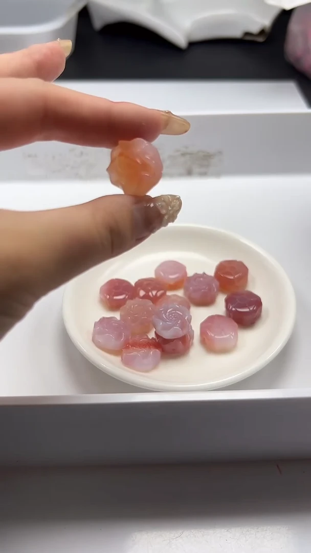 未镶嵌颈饰玛瑙/玉髓x353盐源牡丹花*1颗