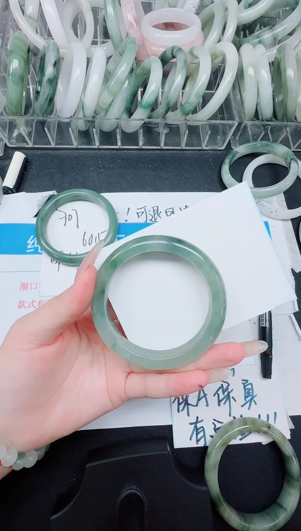 未镶嵌手镯石英质玉708/56.1
