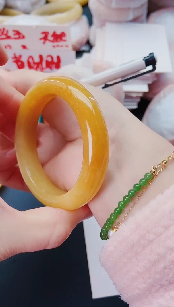 【闪购商品】石英质玉手镯未镶嵌M111-55-56