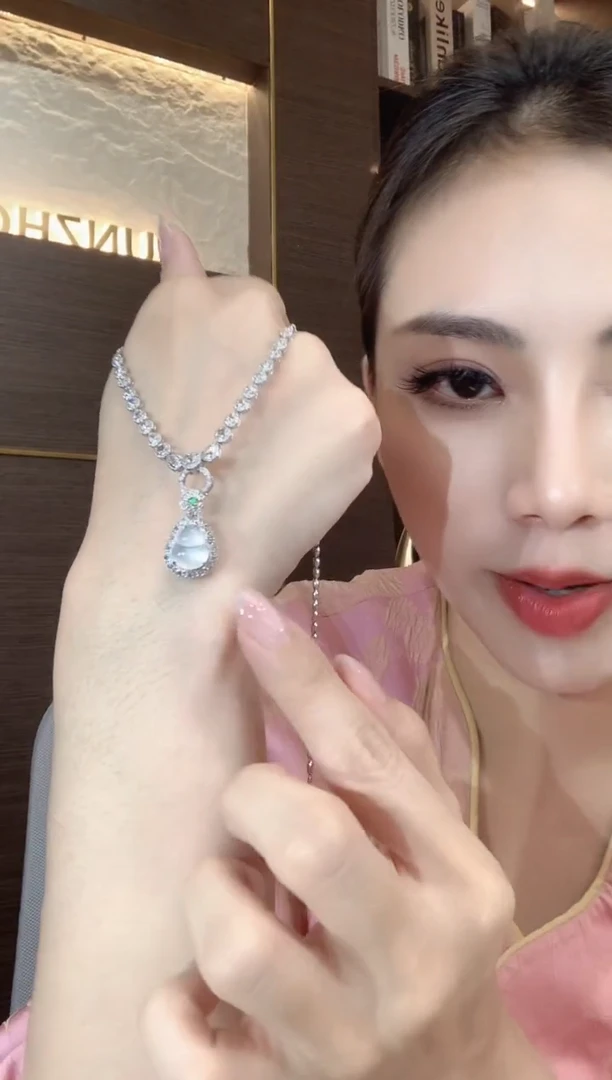 吊坠(不含链)18K金镶嵌翡翠C4