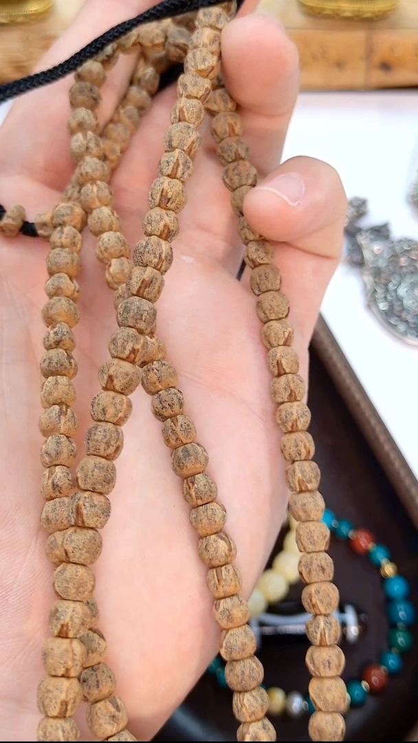 柏香籽/百香籽吊坠百香红牙藏切6mm