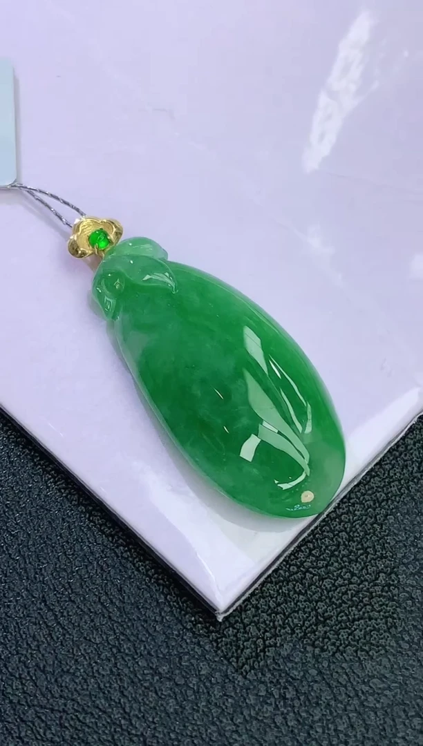 颈饰18K金镶嵌翡翠赠礼盒证书 麦麦