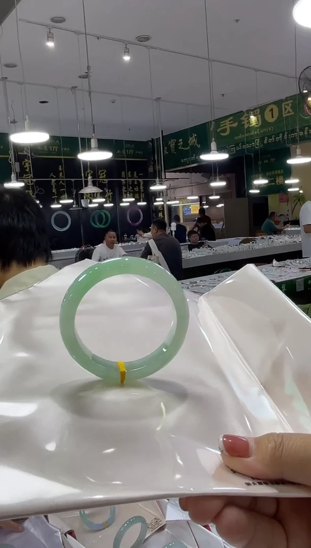 未镶嵌手镯翡翠翡翠手镯定制意向金