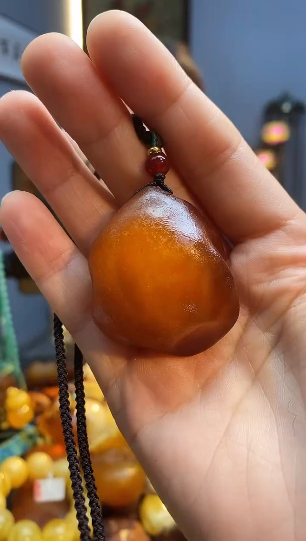 琥珀颈饰未镶嵌吊坠