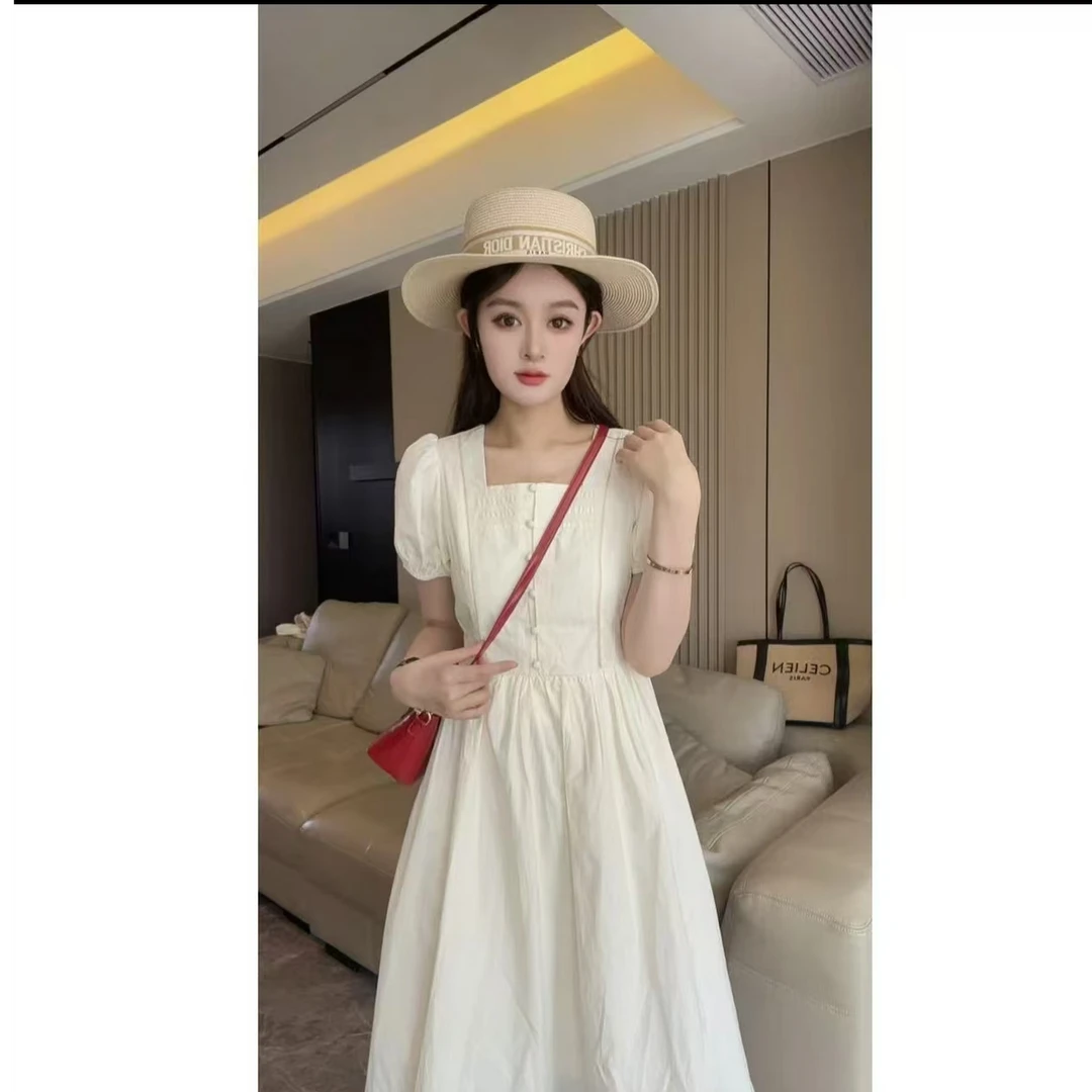 显瘦减龄气质温柔风连衣裙