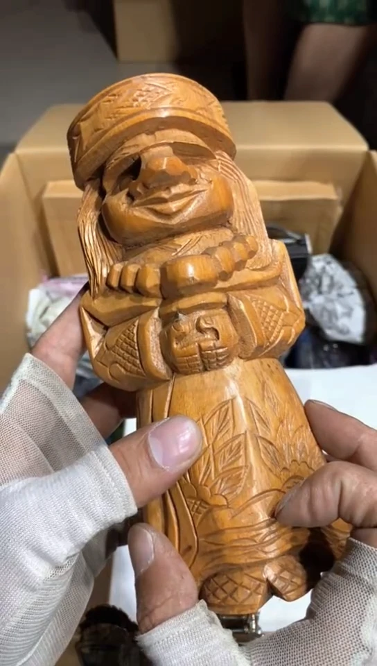 8新狮**歌中古商品，瑕疵品，不保好坏。151