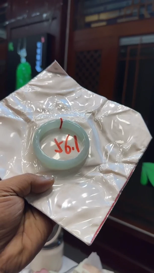 未镶嵌手镯翡翠手镯