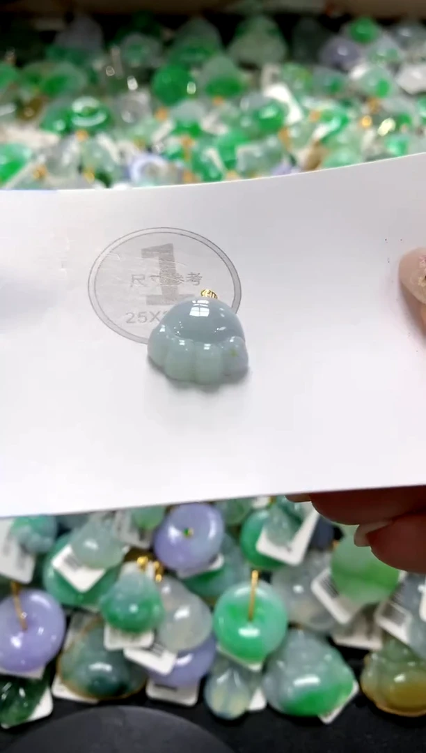 翡翠18K金镶嵌颈饰1