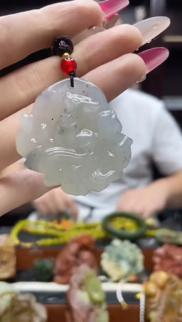 未镶嵌岫玉吊坠·