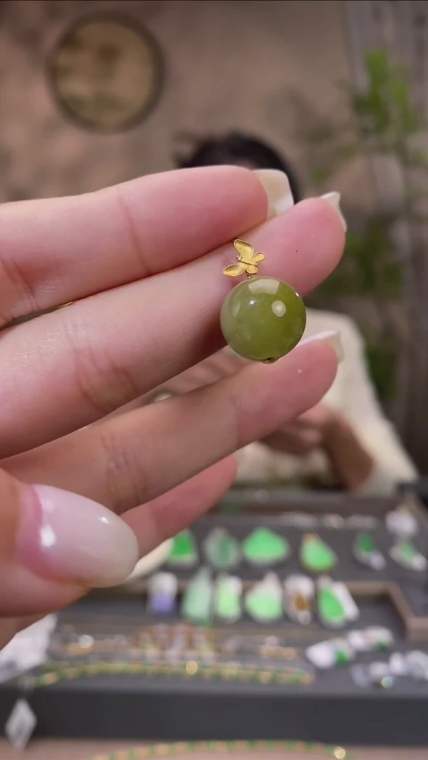 吊坠(不含链)18K金镶嵌翡翠珠子