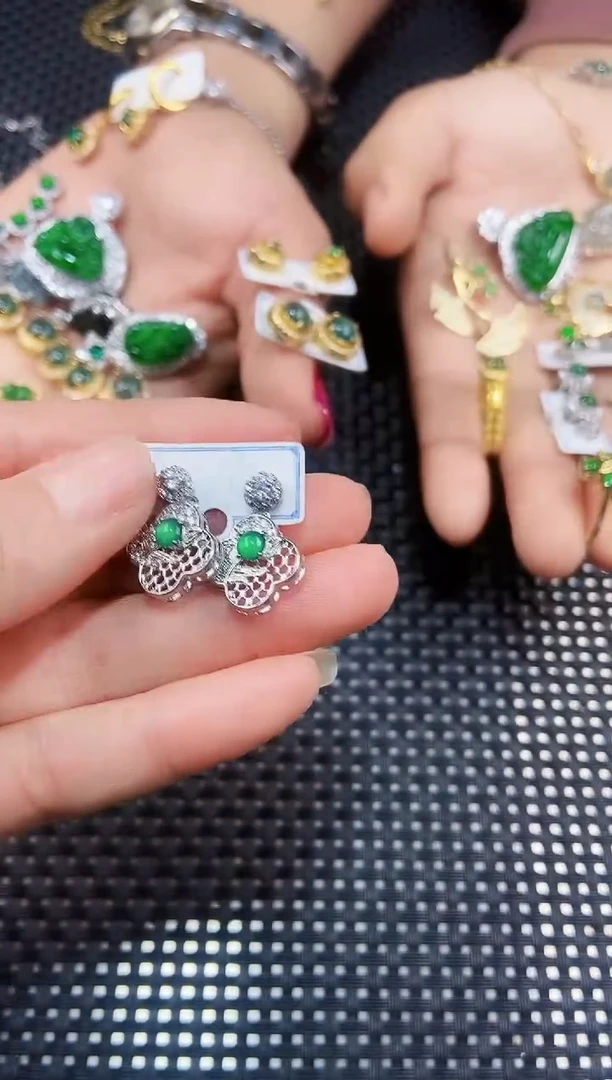 【闪购商品】翡翠耳饰未镶嵌111111111