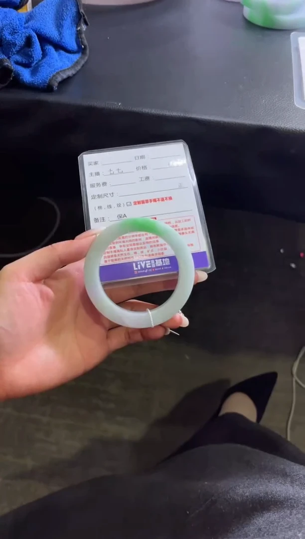 未镶嵌手镯定制翡翠可**！定制手镯不退不换