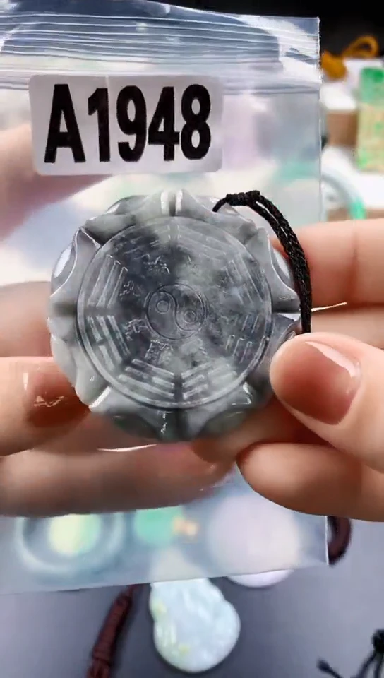 翡翠未镶嵌颈饰天然翡翠吊坠挂件