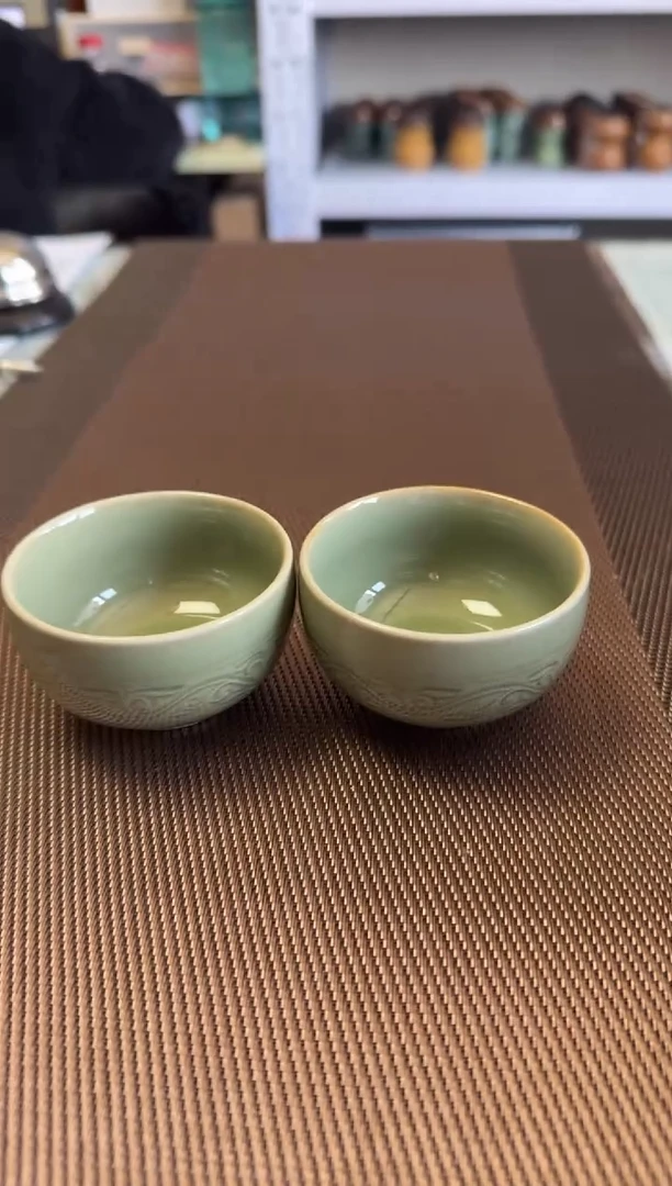【闪购商品】如意纹茶杯一对