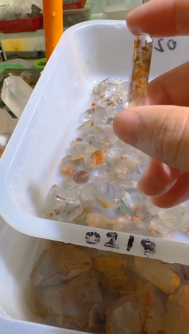 未镶嵌珠宝半成品水晶一****e瑞，水晶