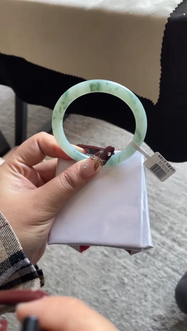 未镶嵌手镯翡翠三天鉴赏期