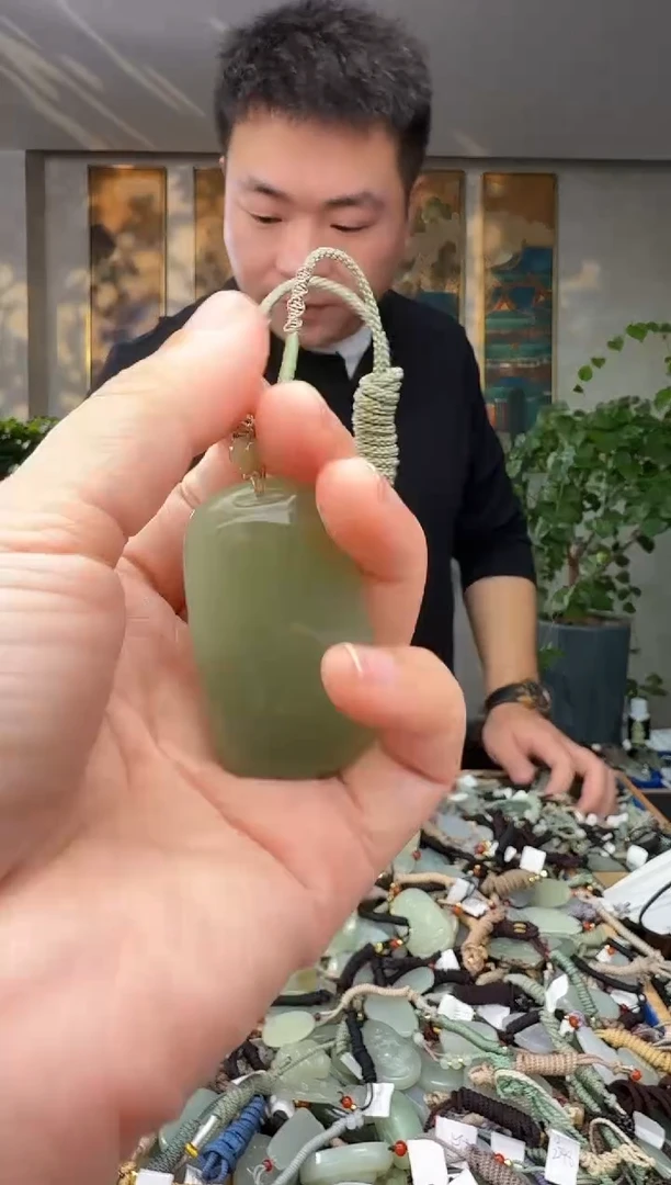 未镶嵌和田玉挂件拍一发一