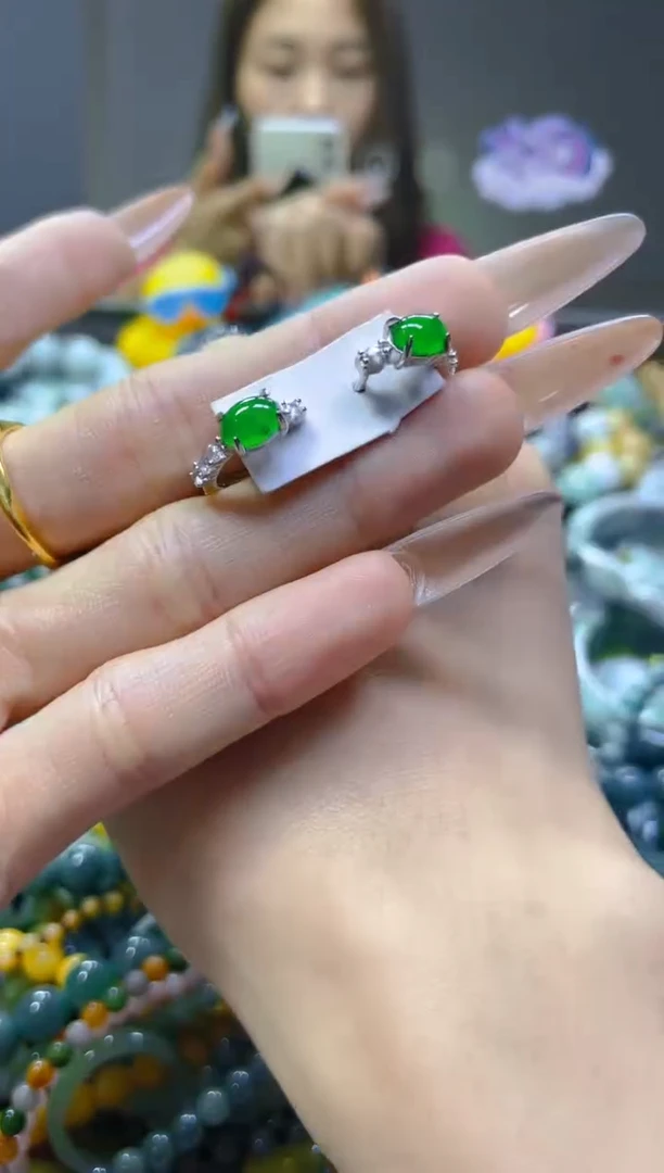 翡翠未镶嵌颈饰/M/翡翠A货，一件也是批发价