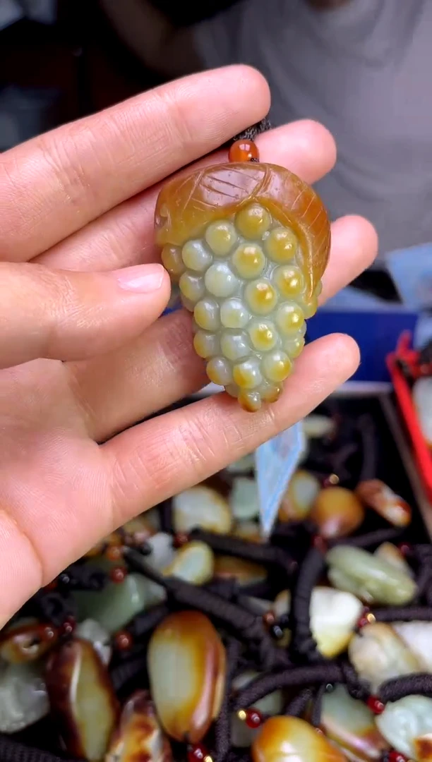 和田玉未镶嵌颈饰1