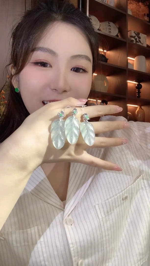 吊坠(不含链)18K金镶嵌翡翠A32翡翠多样性发货一件