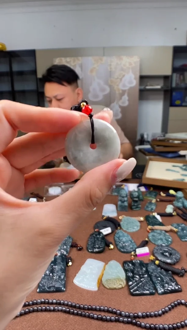 颈饰未镶嵌翡翠多样性发其一