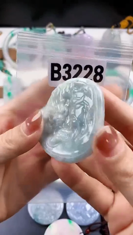 颈饰未镶嵌翡翠天然翡翠吊坠挂件