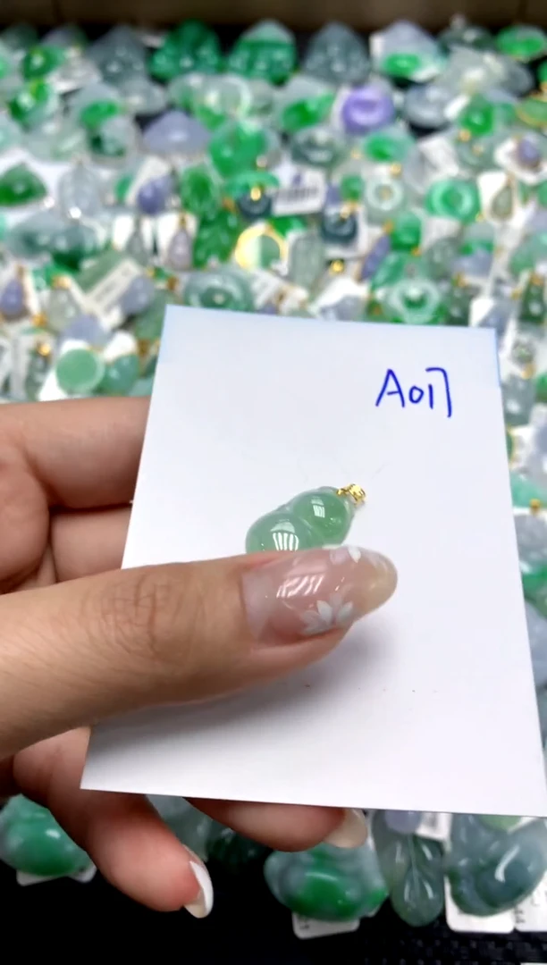 【闪购商品】翡翠颈饰18K金镶嵌1111111111111