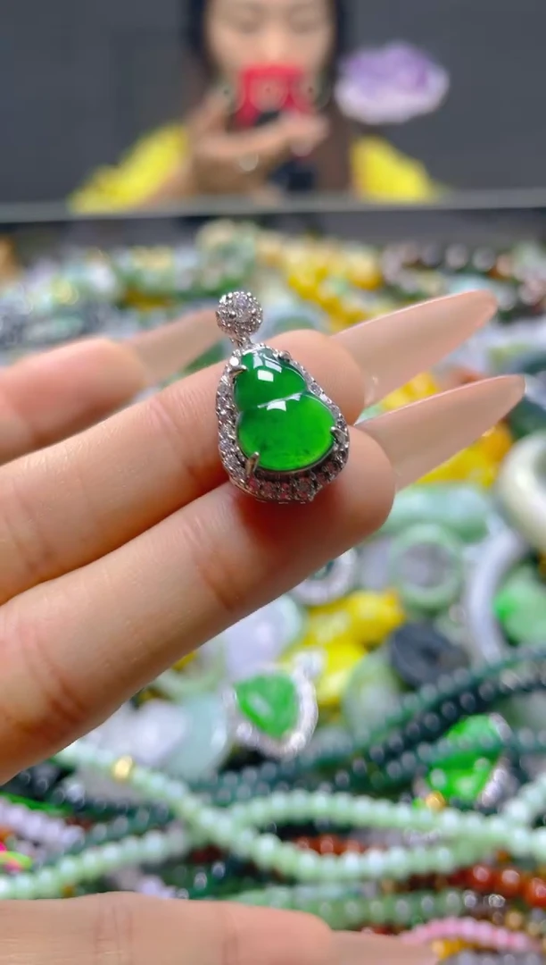 颈饰未镶嵌翡翠/C/翡翠A货，一件也是批发价