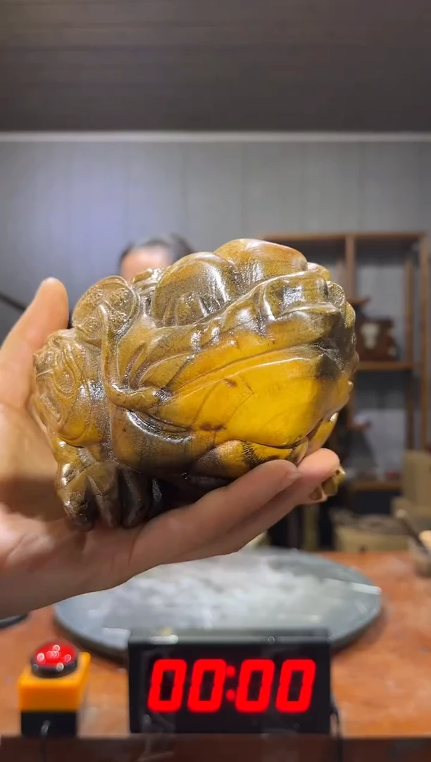 金丝楠章*哥新料金蟾摆件