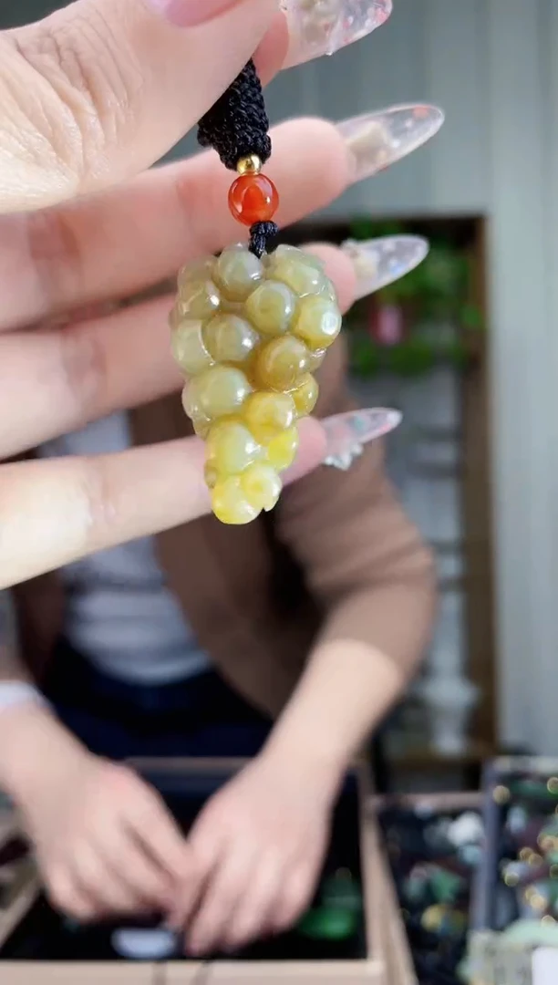 【闪购商品】和田玉挂件未镶嵌拍一发一，多样性发货！