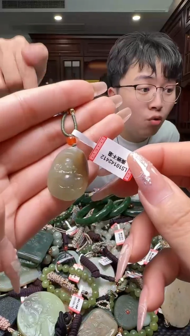 颈饰未镶嵌和田玉多样性发一