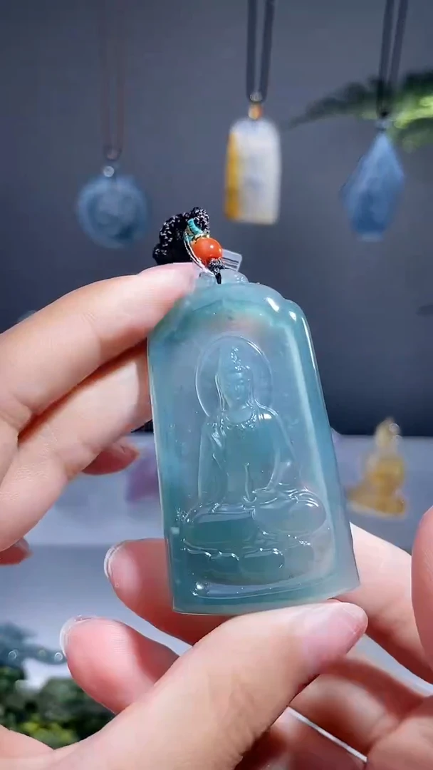 颈饰未镶嵌翡翠观音
