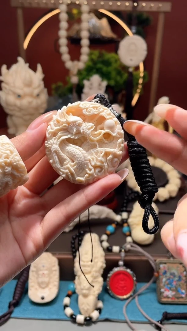 【闪购商品】菩提根/象牙果吊坠【重工版】龙凤呈祥